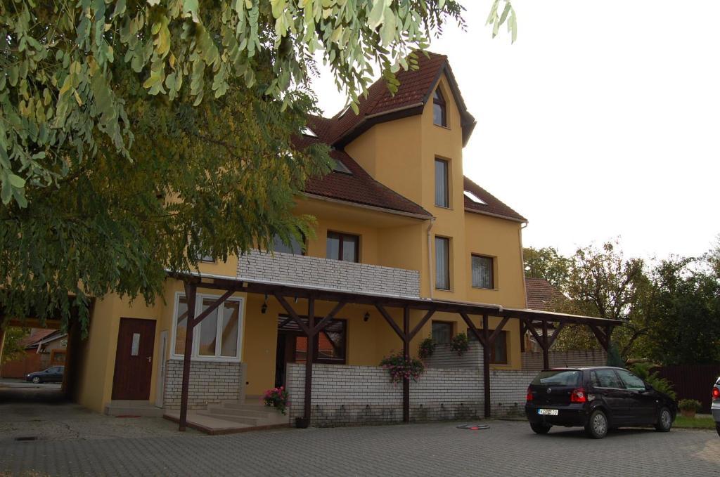 Bed and Breakfast Bocskai Panzio Ньиредьхаза Экстерьер фото